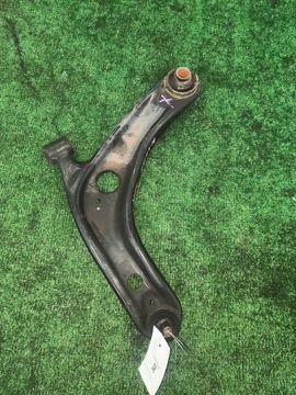 РЫЧАГ НА TOYOTA VITZ KSP130 1KR-FE