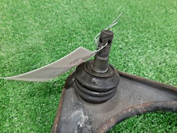 РЫЧАГ НА TOYOTA MARK II GX90 1G-FE