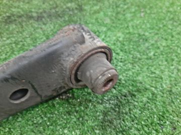 РЫЧАГ НА TOYOTA AVENSIS AZT255 1AZ-FSE