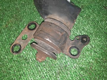 РЫЧАГ НА TOYOTA COROLLA ZZE124 1ZZ-FE