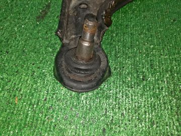 РЫЧАГ НА NISSAN RNESSA PNN30 KA24DE