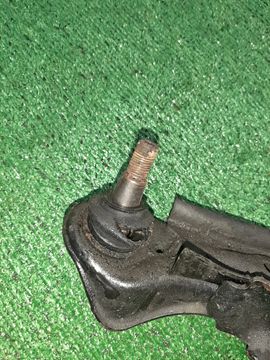 РЫЧАГ НА NISSAN RNESSA PNN30 KA24DE