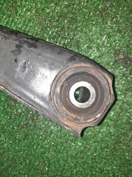 РЫЧАГ НА NISSAN LAUREL HC35 RB20DE