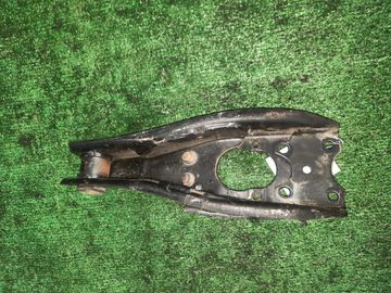 РЫЧАГ НА TOYOTA LITE ACE KM70 7K-E