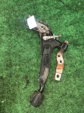 РЫЧАГ НА NISSAN AVENIR PW11 SR20DE