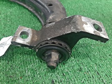 РЫЧАГ НА SUBARU FORESTER SF5 EJ20E