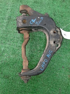 РЫЧАГ НА TOYOTA HIACE LH90 2L