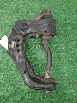 РЫЧАГ НА TOYOTA HIACE LH90 2L