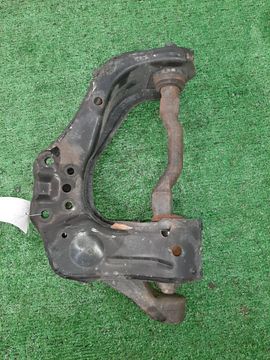 РЫЧАГ НА TOYOTA HIACE LH90 2L
