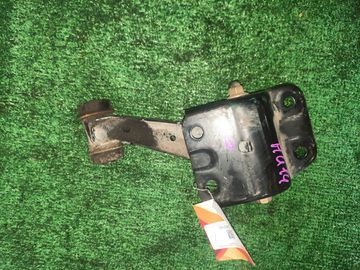 РЫЧАГ НА NISSAN BLUEBIRD HU14 SR20DE