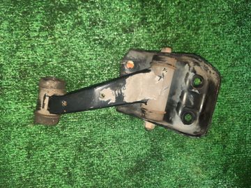 РЫЧАГ НА NISSAN BLUEBIRD HU14 SR20DE