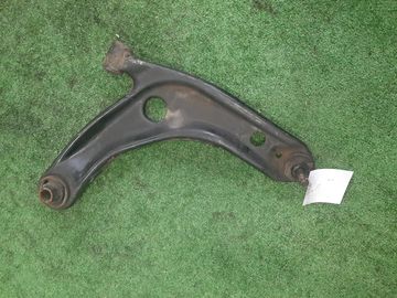 РЫЧАГ НА TOYOTA VITZ SCP90 2SZ-FE