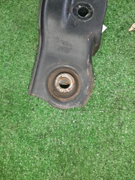 РЫЧАГ НА MITSUBISHI LANCER CM2A 4G15