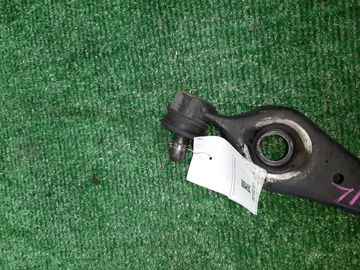 РЫЧАГ НА SUZUKI SWIFT HT51S M13A