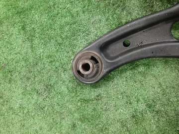 РЫЧАГ НА HONDA FIT GD1 L13A