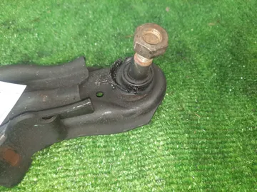 РЫЧАГ НА NISSAN AVENIR W11 QG18DE