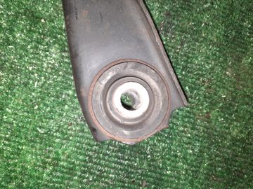 РЫЧАГ НА NISSAN LAUREL C35 RB20DE