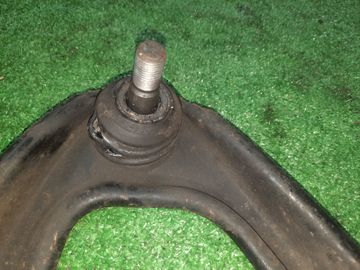 РЫЧАГ НА TOYOTA MARK II GX100 1G-FE