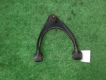 РЫЧАГ НА TOYOTA PROGRES JCG10 1JZ-GE