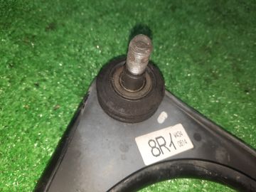 РЫЧАГ НА TOYOTA PROGRES JCG10 1JZ-GE
