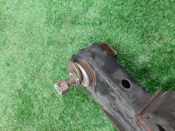 РЫЧАГ НА TOYOTA GRANVIA VCH10W 5VZ-FE