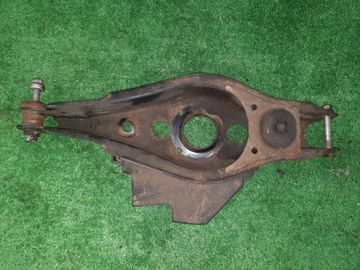 РЫЧАГ НА LEXUS NX300 AGZ15 8AR-FTS