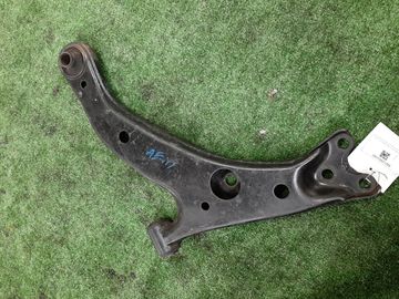РЫЧАГ НА TOYOTA SPACIO AE111 4A-FE
