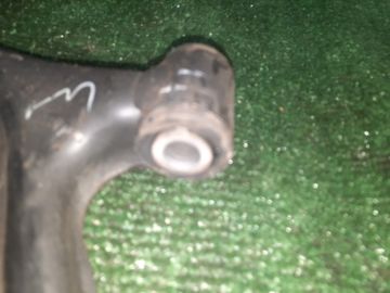 РЫЧАГ НА TOYOTA VITZ KSP130 1KR-FE