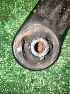 РЫЧАГ НА TOYOTA PLATZ SCP11 1SZ-FE