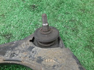 РЫЧАГ НА MITSUBISHI LEGNUM EA7W 4G94