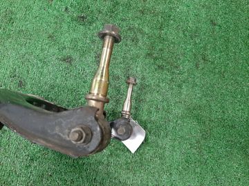 РЫЧАГ НА MITSUBISHI LEGNUM EA7W 4G94