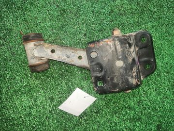 РЫЧАГ НА NISSAN PRIMERA P11 SR18DE