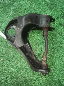 РЫЧАГ НА TOYOTA LITE ACE KM70 7K-E