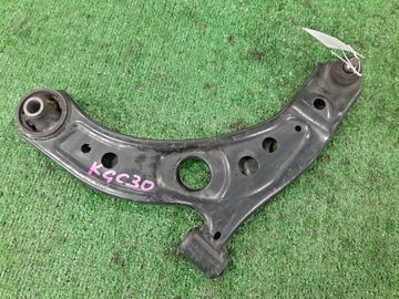 РЫЧАГ НА TOYOTA PASSO KGC30 1KR-FE