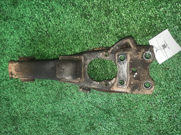 РЫЧАГ НА TOYOTA LITE ACE KM70 7K-E