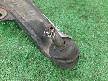 РЫЧАГ НА DAIHATSU PYZAR G303G HE-EG