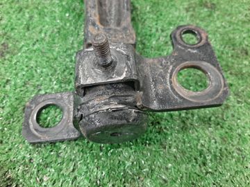 РЫЧАГ НА DAIHATSU PYZAR G303G HE-EG