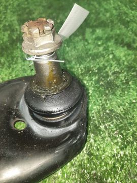 РЫЧАГ НА TOYOTA ISIS ZGM10G 2ZR-FAE