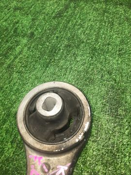 РЫЧАГ НА HONDA LEGEND KB1 J35A