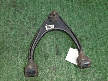 РЫЧАГ НА TOYOTA MARK II BLIT GX110W 1G-FE