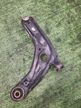 РЫЧАГ НА TOYOTA AQUA NHP10 1NZ-FXE