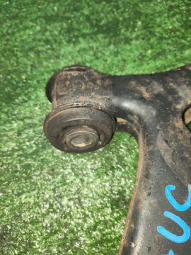 РЫЧАГ НА MAZDA AXELA BKEP LF-VE