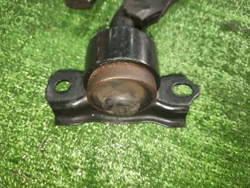 РЫЧАГ НА NISSAN BLUEBIRD QU14 QG18DE