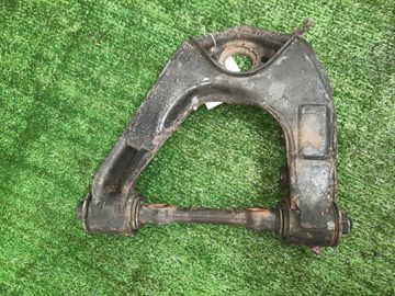 РЫЧАГ НА NISSAN ATLAS AMF22 TD27