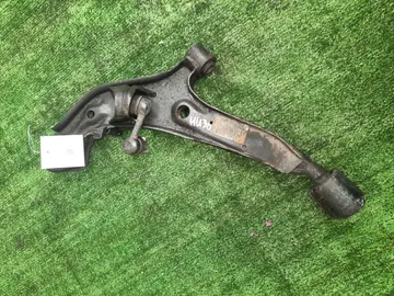 РЫЧАГ НА NISSAN PRESAGE HU30 VQ30DE
