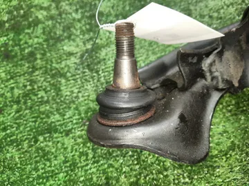 РЫЧАГ НА NISSAN PRESAGE HU30 VQ30DE