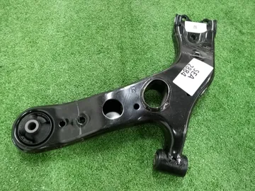 РЫЧАГ НА TOYOTA RAV4 ZSA44