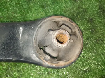 РЫЧАГ НА TOYOTA PRIUS NHW20 1NZ-FXE