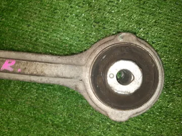 РЫЧАГ НА MERCEDES-BENZ C180 W204 271820