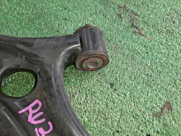 РЫЧАГ НА HONDA VEZEL RU3 LEB